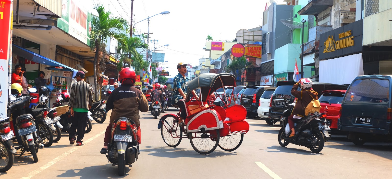 Solo-Surakarta nyüzsgő belvárosa